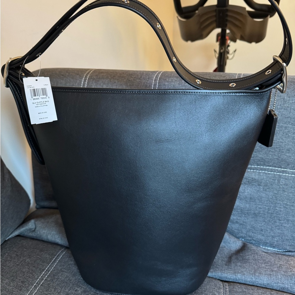 Coach Black Leather Shoulder Bag. The duffle bag